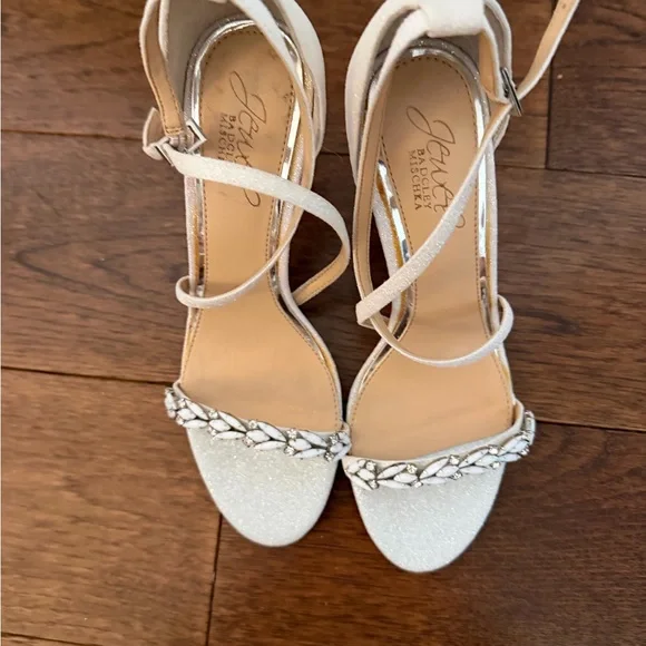 Badgley Mischka and silver Braided Heels 7.5 - Picture 6 of 7